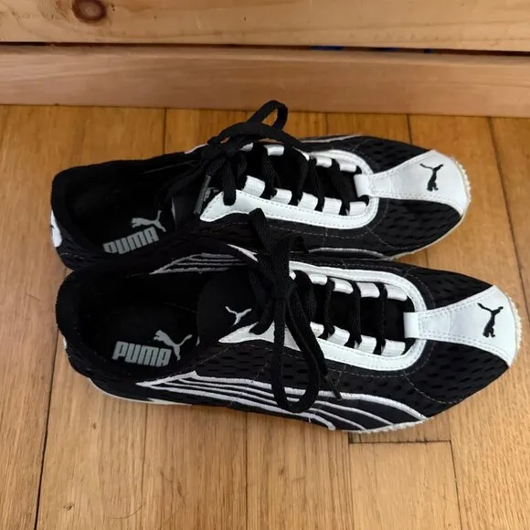 Puma Size 6.5 Black &amp; White Harambee Low Top Athletic Soccer Training Shoes