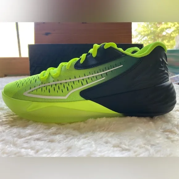 Puma Stewie 1 Women’s Basketball Shoes, Yellow-Green, Black, Size 8.5 M, NIB