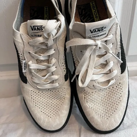 Rare Find VANS VR3 Flyknit Shoes. Size 7 Men’s, 8.5 Women’s.