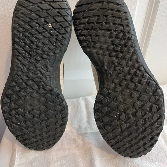 Rare Find VANS VR3 Flyknit Shoes. Size 7 Men’s, 8.5 Women’s.