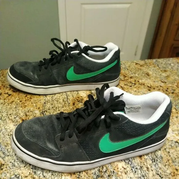 Rare Nike Ruckus Low Skateboarding Shoes 395770-022 Black Green White Mens US 12