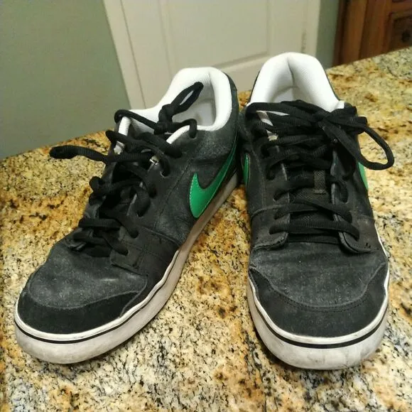 Rare Nike Ruckus Low Skateboarding Shoes 395770-022 Black Green White Mens US 12