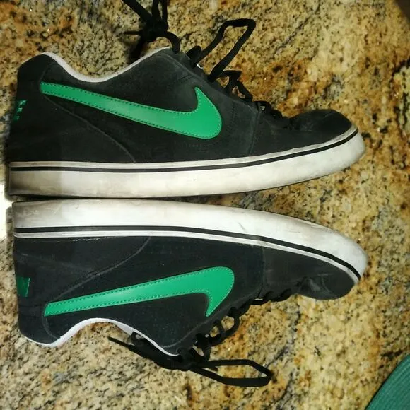 Rare Nike Ruckus Low Skateboarding Shoes 395770-022 Black Green White Mens US 12