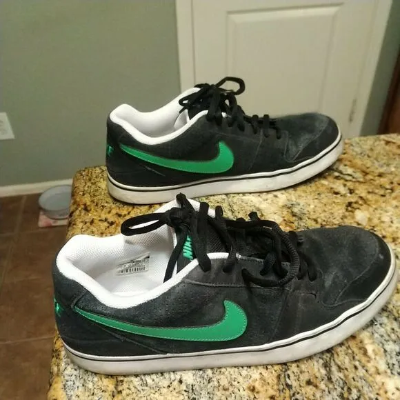 Rare Nike Ruckus Low Skateboarding Shoes 395770-022 Black Green White Mens US 12