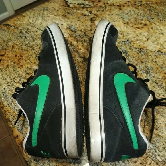 Rare Nike Ruckus Low Skateboarding Shoes 395770-022 Black Green White Mens US 12