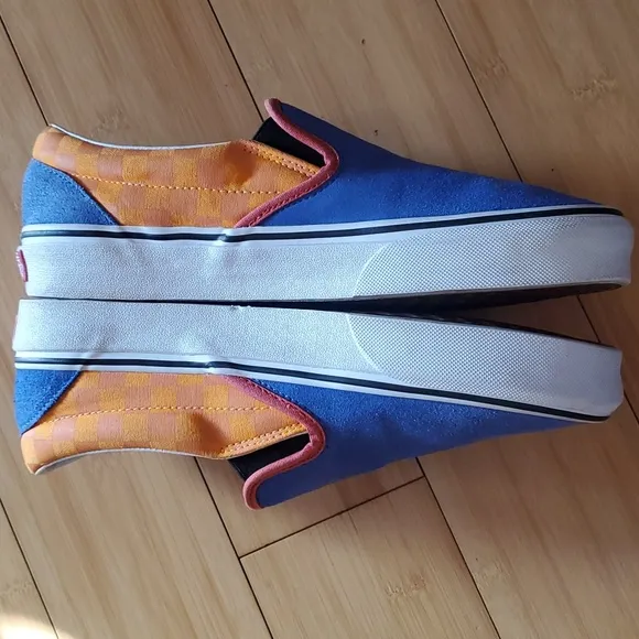 Rare Vans suede shoes women's size 9 men's size 7.5