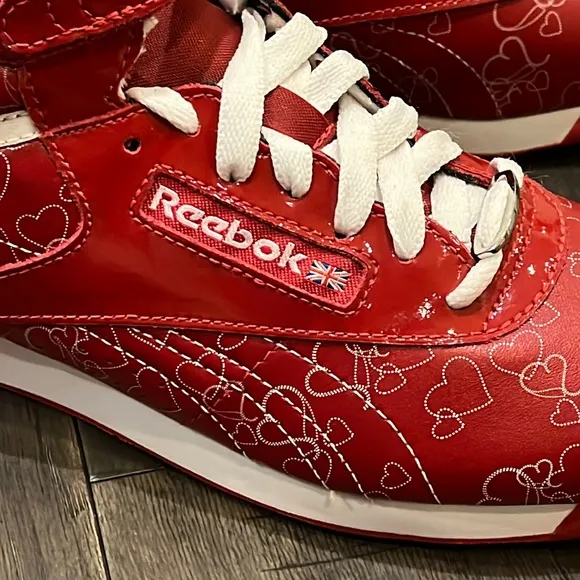 Reebok freestyle hi high Valentine’s Day shoes hearts new red Women’s size 8