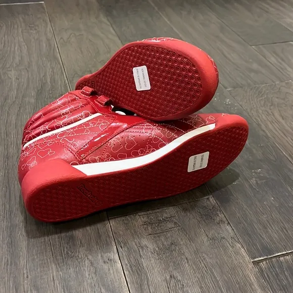 Reebok freestyle hi high Valentine’s Day shoes hearts new red Women’s size 8