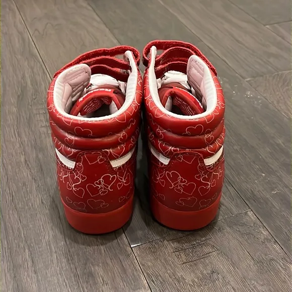 Reebok freestyle hi high Valentine’s Day shoes hearts new red Women’s size 8