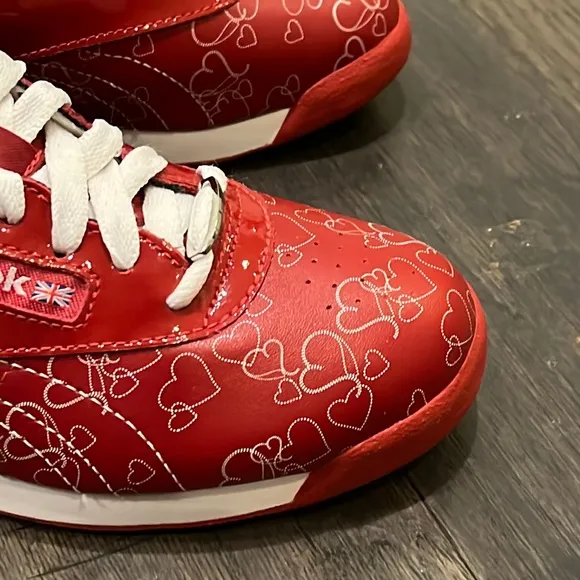 Reebok freestyle hi high Valentine’s Day shoes hearts new red Women’s size 8