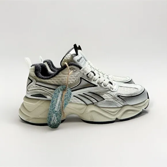 Reebok Women’s Charge White Sneakers Size 7.5 NWOB Athletic Running Shoes