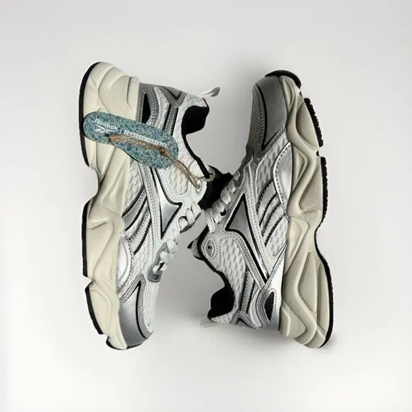 Reebok Women’s Charge White Sneakers Size 7.5 NWOB Athletic Running Shoes