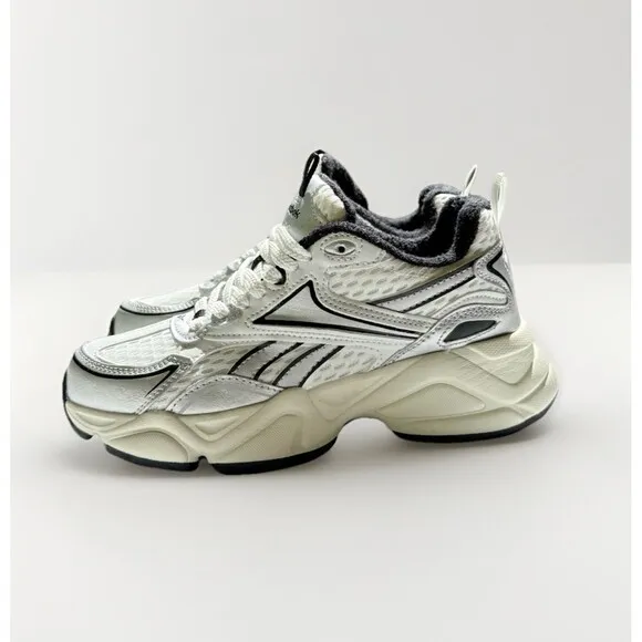Reebok Women’s Charge White Sneakers Size 7.5 NWOB Athletic Running Shoes