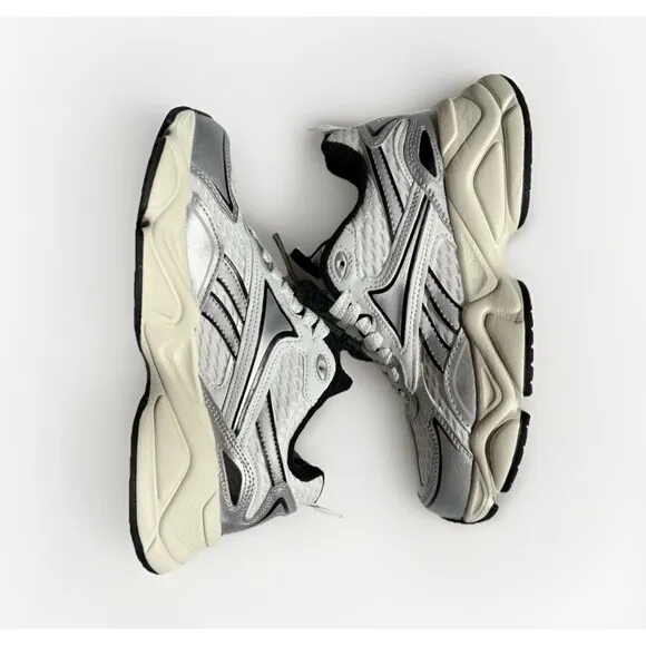 Reebok Women’s Charge White Sneakers Size 7.5 NWOB Athletic Running Shoes