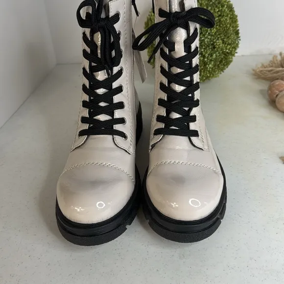 Rieker Z9122 Women's Lace-Up Ankle Boots Sz 8.5/40 off white