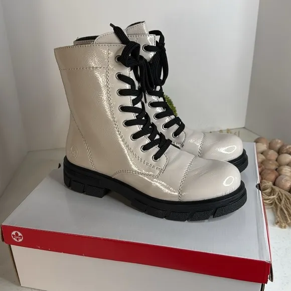 Rieker Z9122 Women's Lace-Up Ankle Boots Sz 8.5/40 off white