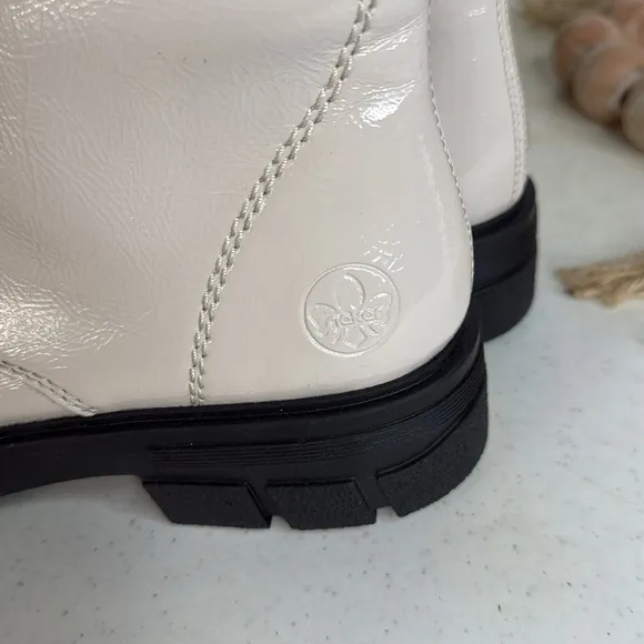Rieker Z9122 Women's Lace-Up Ankle Boots Sz 8.5/40 off white