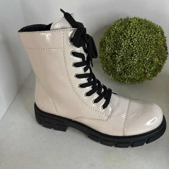 Rieker Z9122 Women's Lace-Up Ankle Boots Sz 8.5/40 off white