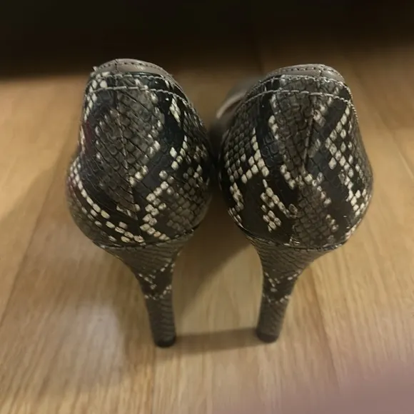 Rockport Total Motion 75MM Pieced Heel Taupe Snakeskin NEW