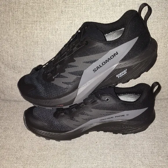 Salomon Black Athletic Shoes Sleek Design Comfort