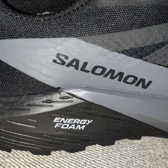 Salomon Black Athletic Shoes Sleek Design Comfort