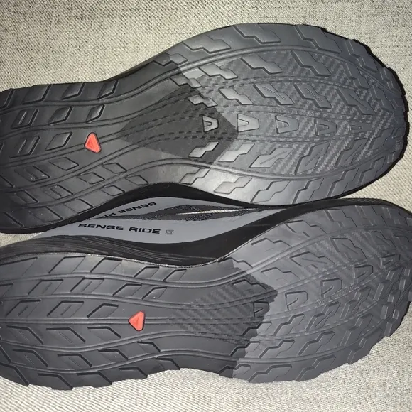 Salomon Black Athletic Shoes Sleek Design Comfort
