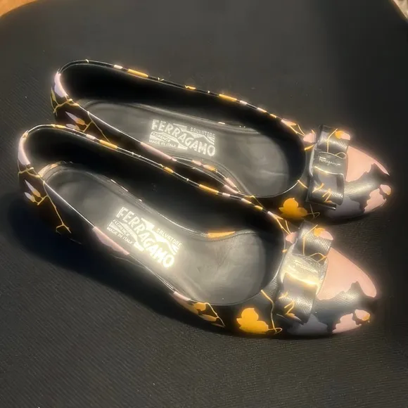 Salvatore Ferragamo floral low pumps size 8 1/2 medium. Gently used