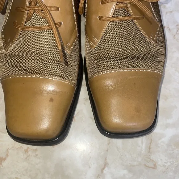 Salvatore Ferragamo Skipper Lace Up Shoe sz 8.5