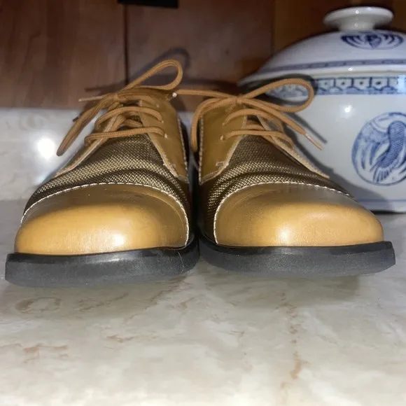 Salvatore Ferragamo Skipper Lace Up Shoe sz 8.5