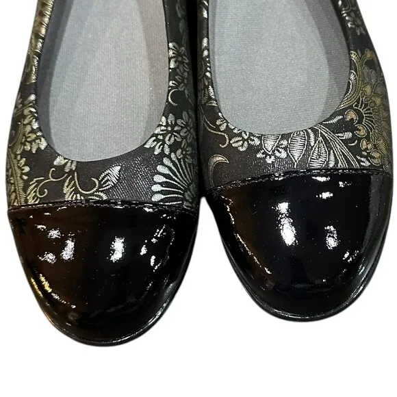 SAS Scenic Ballet Flat Brocade Patent Leather Round Toe Slip On Size 10 N‎ NEW