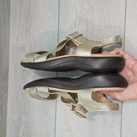 SAS Women Leather Comfort Sandals shoes sz 9.5W