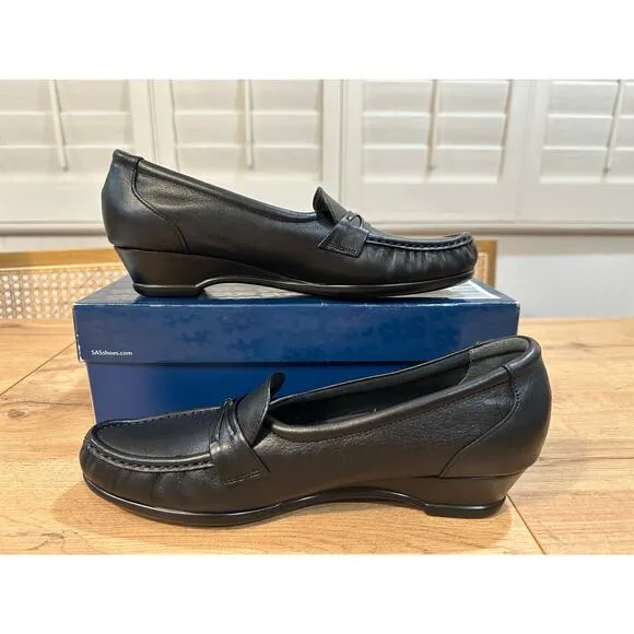 SAS Women's Easier Slip On Loafer Black Leather Size 10 Slim NIB Moccasin Comfy