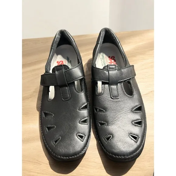 SAS Women's Roamer Black Leather Mary Jane Shoes 9.5M Comfort USA