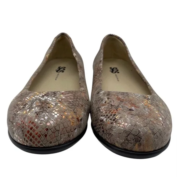 SAS Womens Shoes Scenic Ballet Flats Sz 7.5 Medium Multisnake Taupe Leather Chic