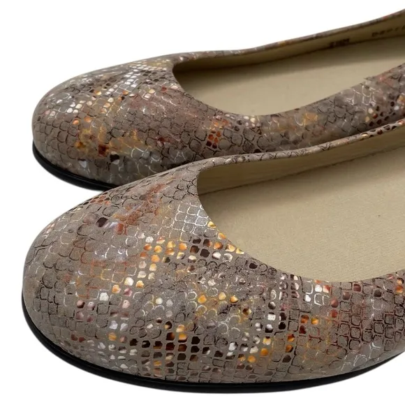 SAS Womens Shoes Scenic Ballet Flats Sz 7.5 Medium Multisnake Taupe Leather Chic