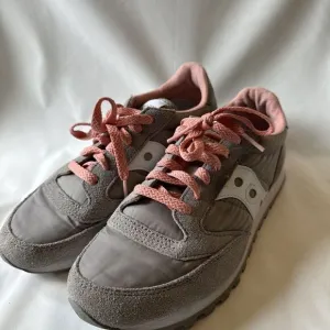 Saucony Jazz Low Pro Womens Athletic Shoes Sneakers Size 7 Gray Pink White EUC