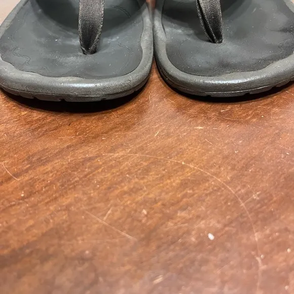 Shoes OluKai HOKUA Water Resistant Flip Flop Sandals 10161-6363 DARK WOOD 10