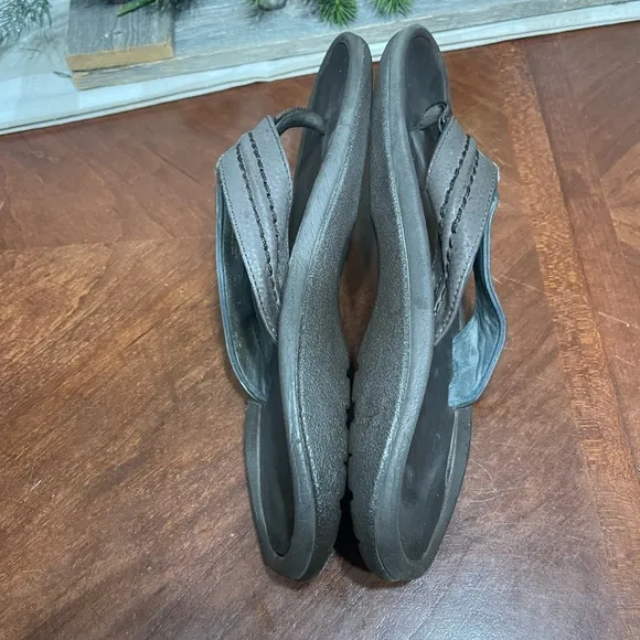 Shoes OluKai HOKUA Water Resistant Flip Flop Sandals 10161-6363 DARK WOOD 10