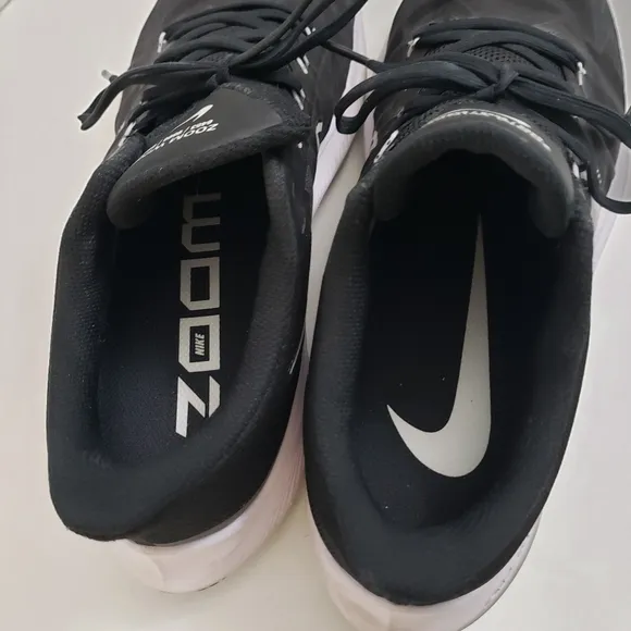 Size 12 Men's Nike Zoom Winflo Black White Running Shoes Sneakers