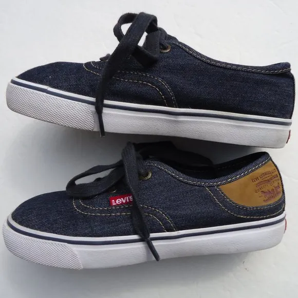 SIZE 1.5. LEVI'S denim canvas low top sneaker shoes.