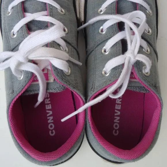 SIZE 2.5. Converse All Star low top sneakers shoes
