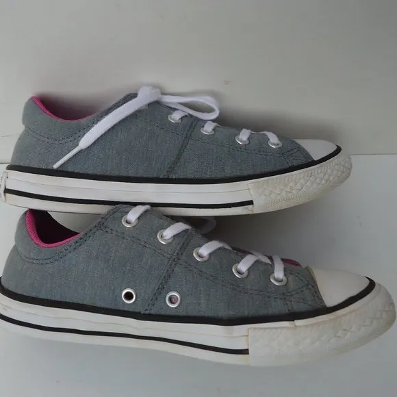 SIZE 2.5. Converse All Star low top sneakers shoes