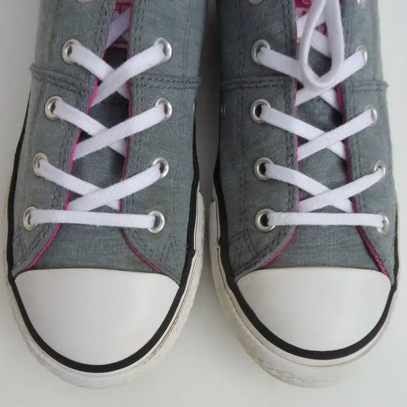 SIZE 2.5. Converse All Star low top sneakers shoes