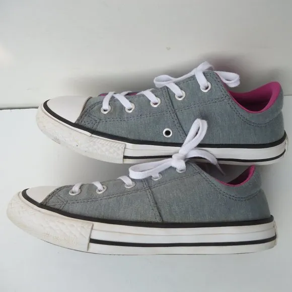 SIZE 2.5. Converse All Star low top sneakers shoes