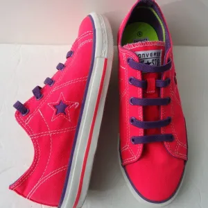 SIZE 5 Junior. Converse One Star low  top sneakers shoes.