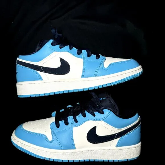 Size 5 - Nike Air Jordan 1 Low GS UNC Men's Shoes