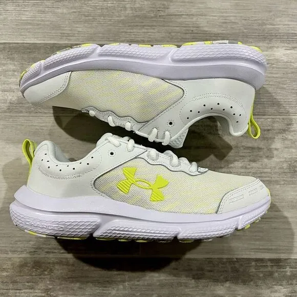 Size 8 Woman's Under‎ Armour Charged Assert 10 Running Shoes White 3026179-110