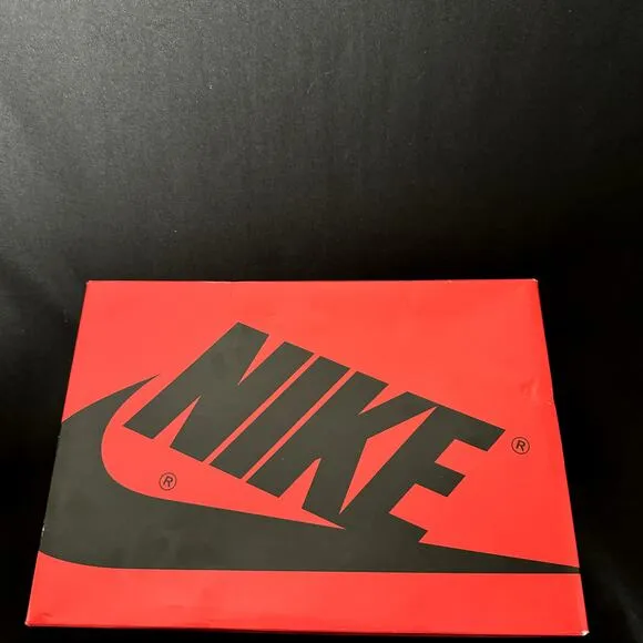 Size 9 - Wmns Nike Air Jordan 1 High OG NC to Chi Women's Shoes