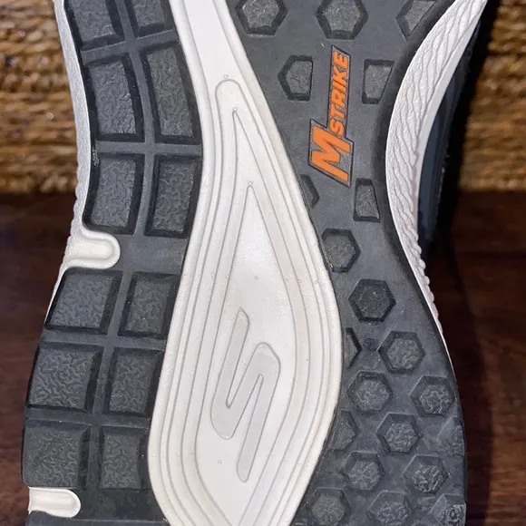 Skechers GOrun Consistent Low-Top Running Shoes Black/Orange-Mens Size 8