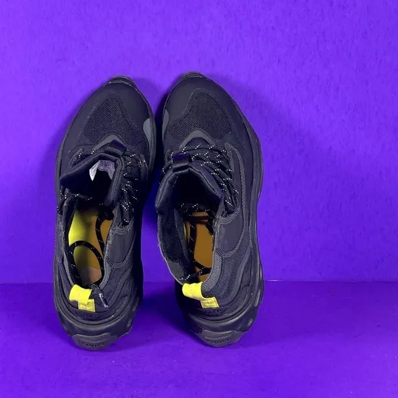 SOREL Kinetic Breakthru Venture Black Waterproof Hiking Sneaker Women's Size 5.5